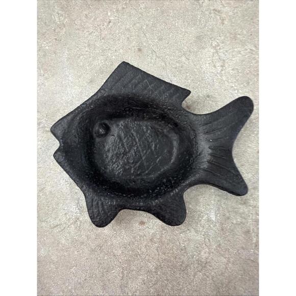 Lot of 3 Cast Iron Trivet & Spoon Rest Fish Seahorse Vintage Cabin Rustic Camp - Picture 2 of 7